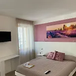 Le Grotte - Soggiorni Le Grotte Camerano