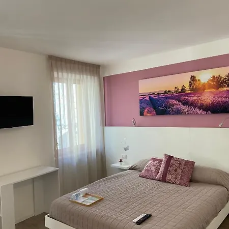 Affittacamere Le Grotte - Soggiorni Le Grotte Camerano