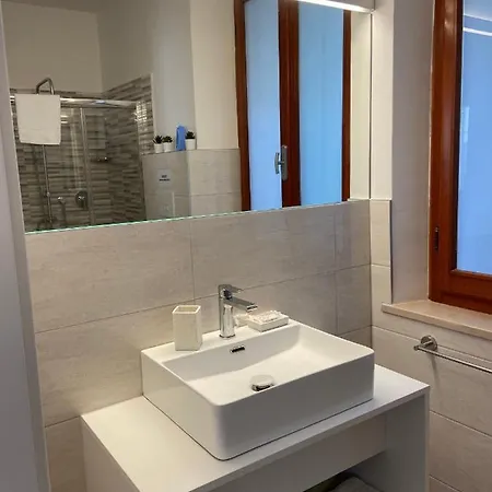 Affittacamere Le Grotte - Soggiorni Le Grotte Camerano