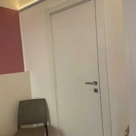 Affittacamere Le Grotte - Soggiorni Le Grotte 3* Camerano