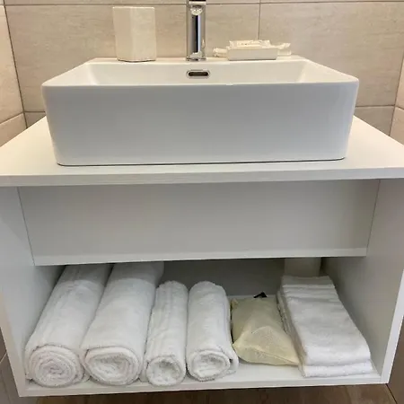 Affittacamere Le Grotte - Soggiorni Le Grotte Camerano